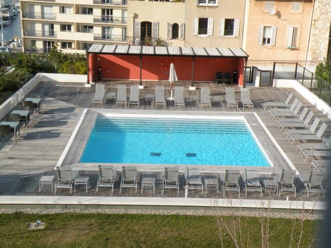  Piscine d'Hôtel